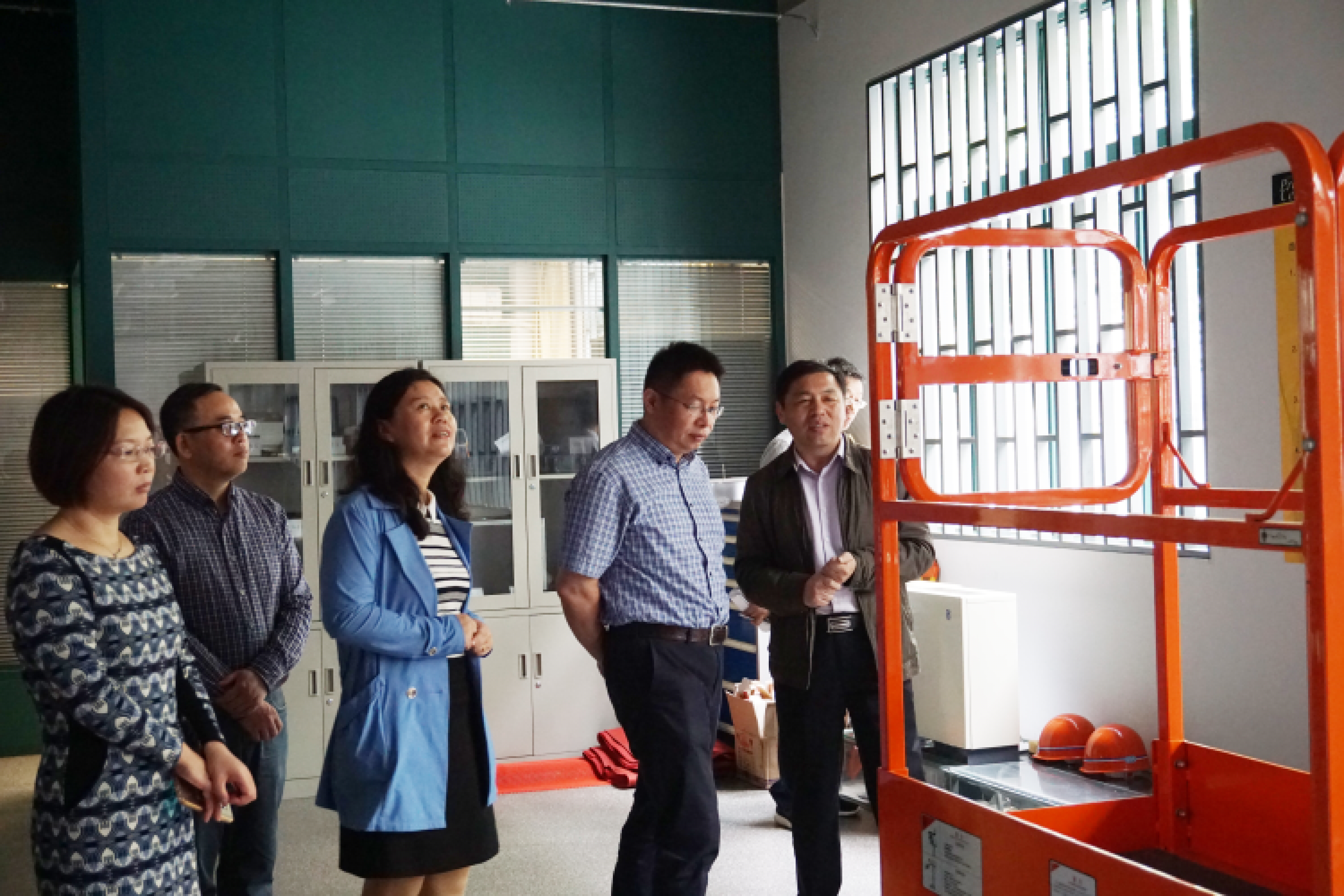 1476420889121358.jpg 586493949.jpg