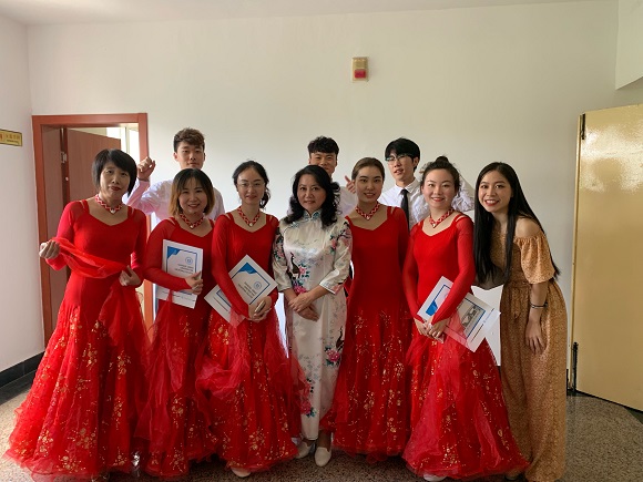 2019女教工朗诵获奖.jpg