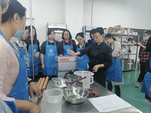 烘焙社团制作活动.jpg