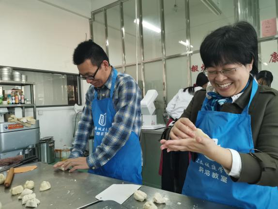 烘焙社团制作活动2.jpg