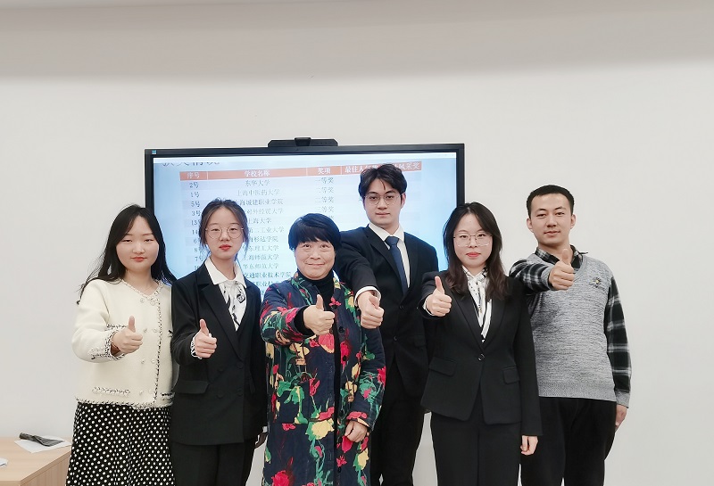 1638510572656552.jpg 图4 指导教师与参赛同学合影留念 - 副本.jpg