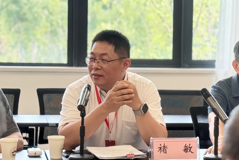 1725512033786778.jpg 褚敏作专题讲座.jpg