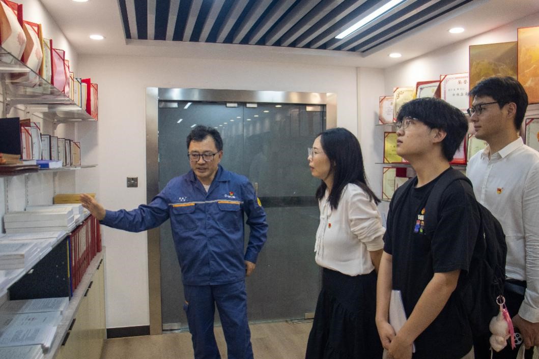 1e9b8ef0-8fea-4d20-ba11-46d88c017358.jpg