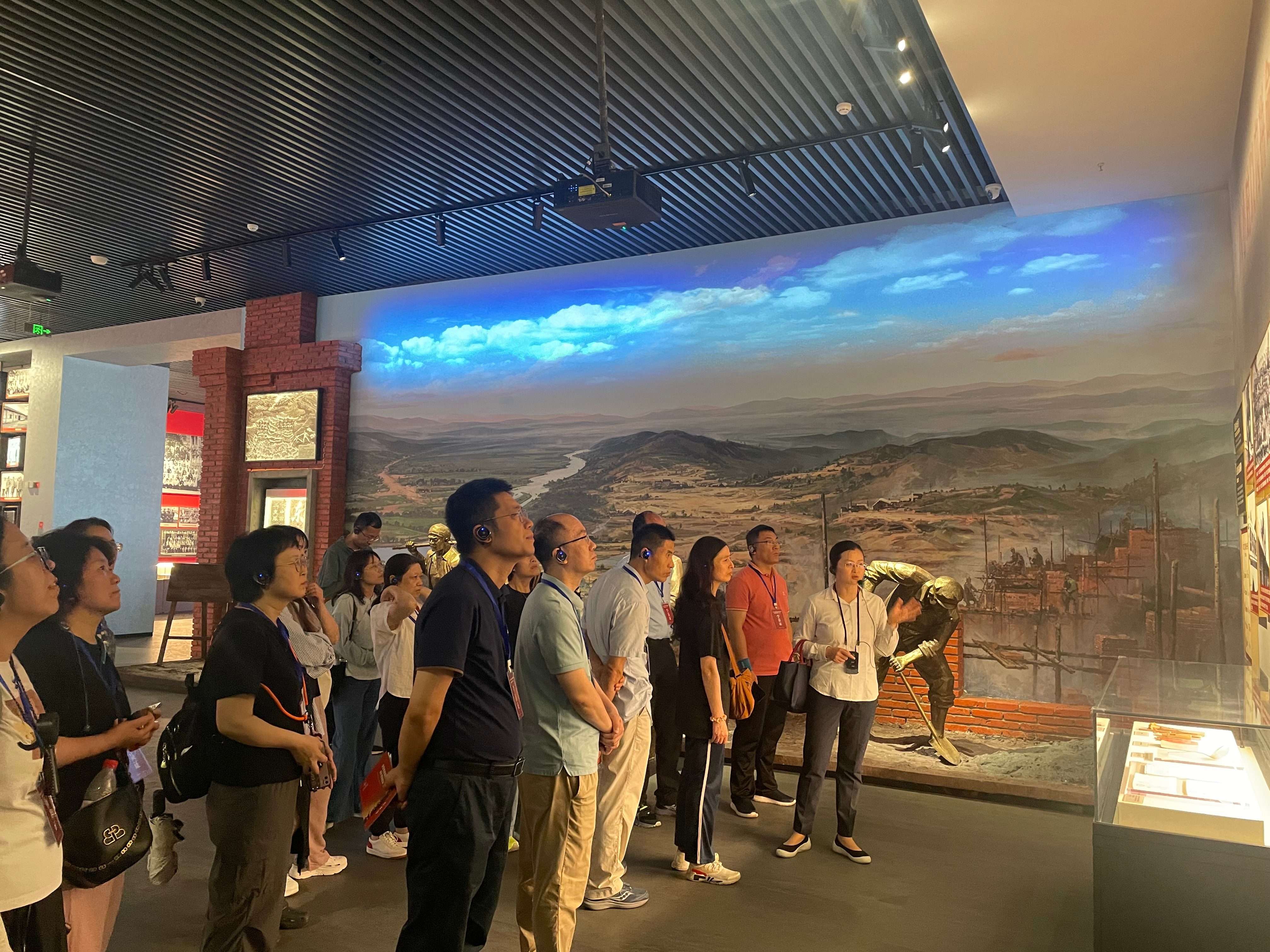1754571115951509.jpg 25.7四川大学暑期研修-两弹城(1).jpg