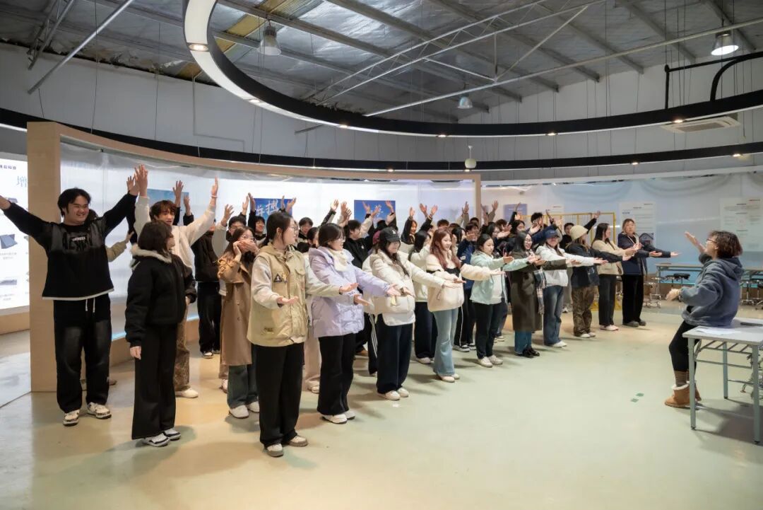 1766322715318497.jpg 640.jpg