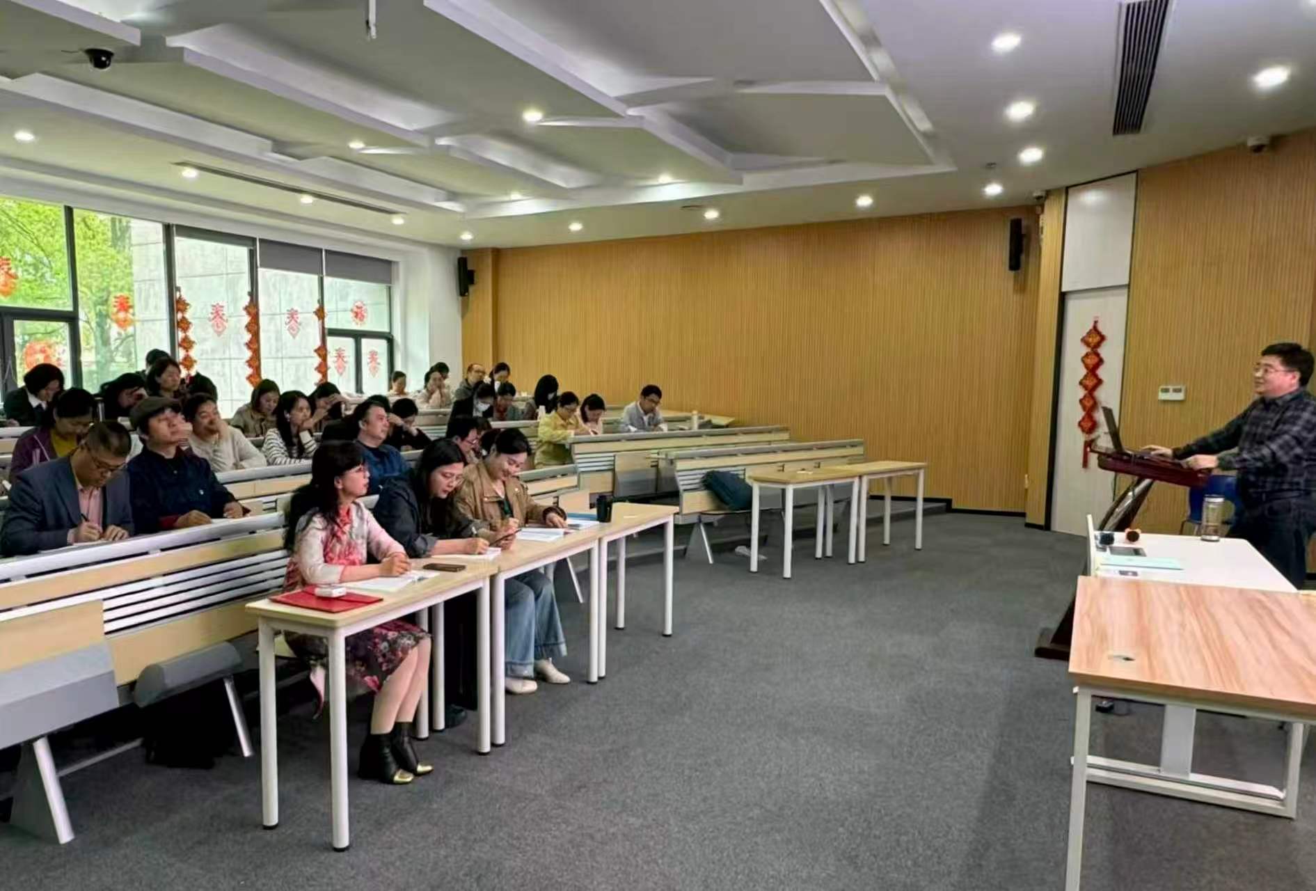 20260422三学院党总支联学共建政绩观学习1.jpg