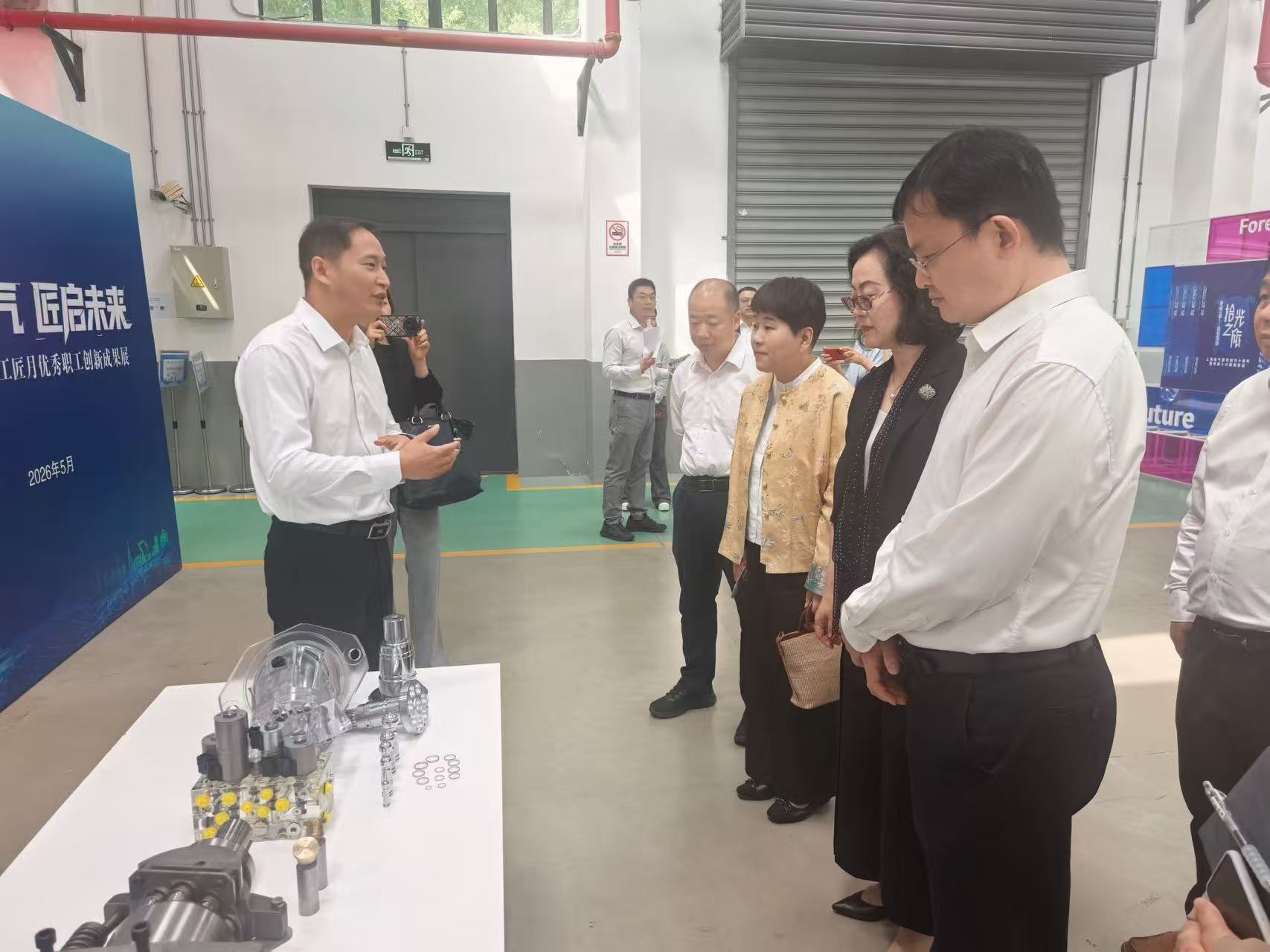 1779435589947497.jpg 20260522学校获得上海电气智能制造技能人才培养联盟成员授牌-1.jpg